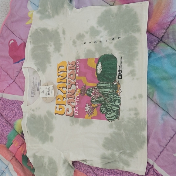 Grand Canyon "Bad Bunny" Top - Picture 2 of 5